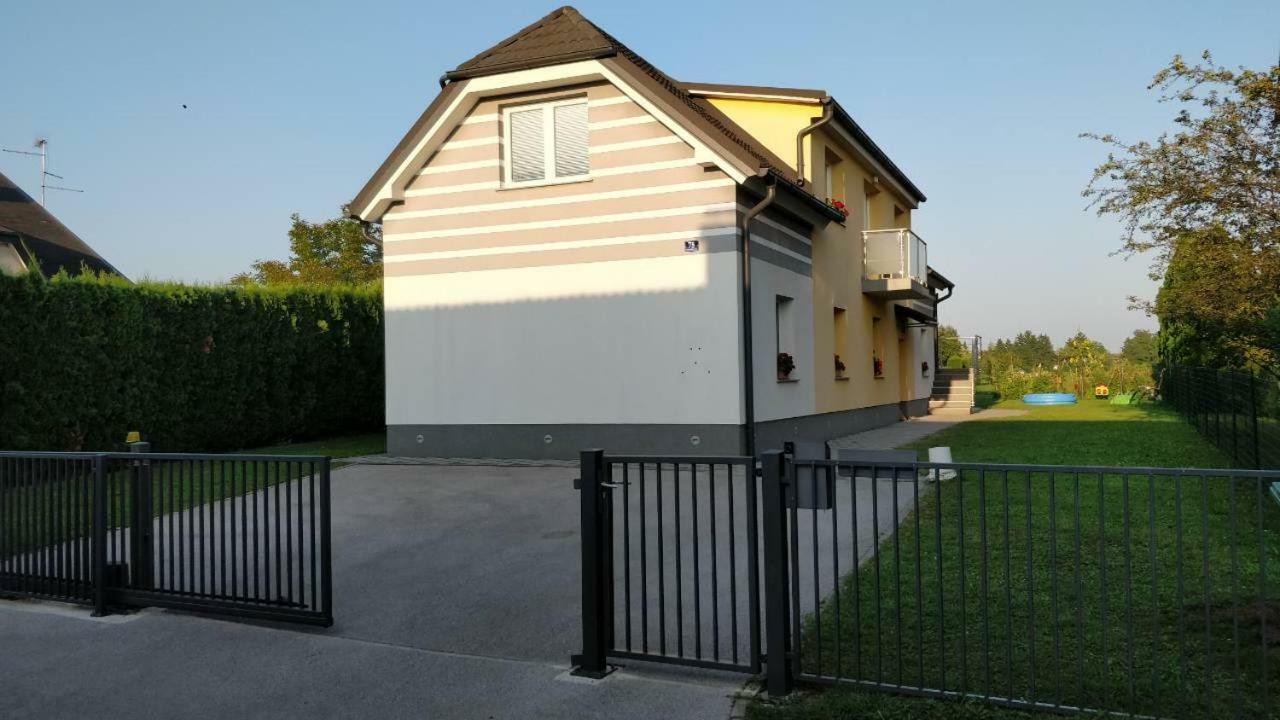 Ana'S Place Celje Bagian luar foto