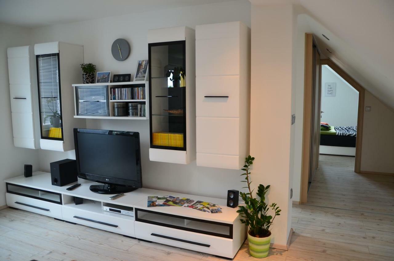 Ana'S Place Celje Bagian luar foto